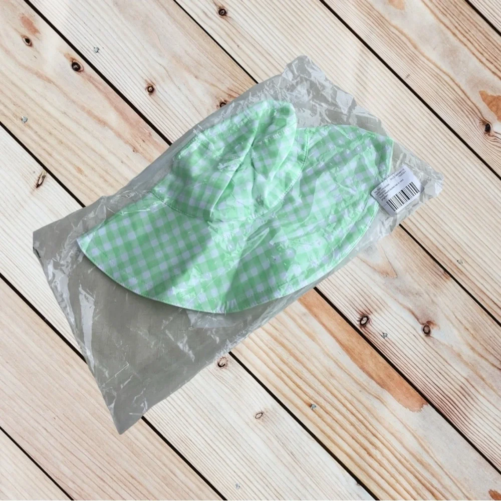 NWT South Beach OS bucket hat in mint gingham